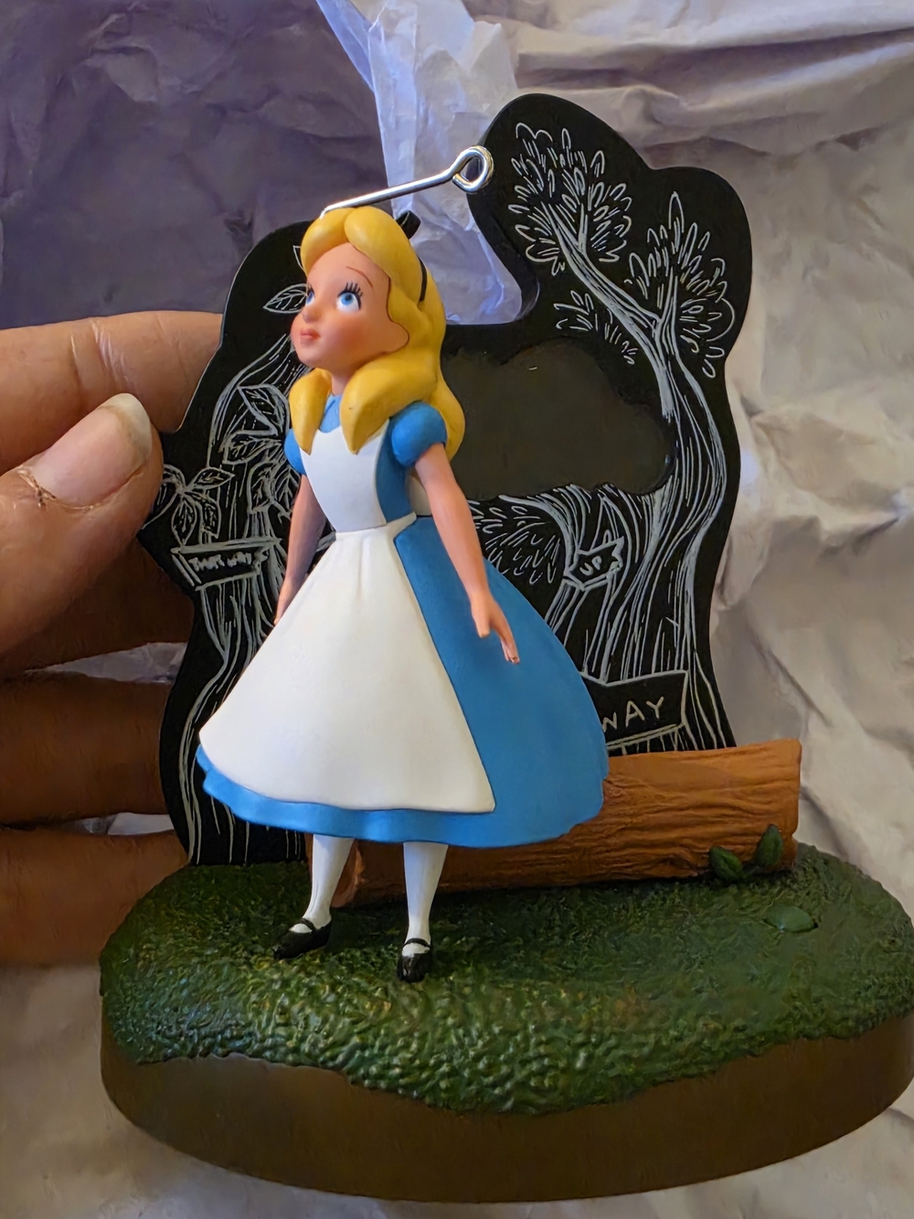 Hallmark Keepsake Alice And The Chesire Cat Ornament Lights Up